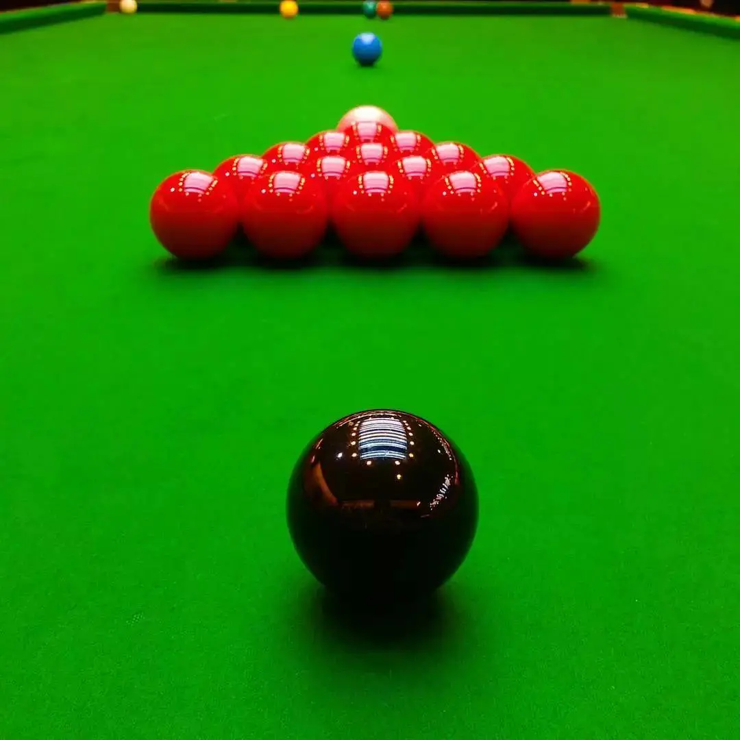 斯诺克赛场上的“黑马”对决？2023北爱尔兰公开赛看吉米·罗伯逊如何挑战彭奕淞